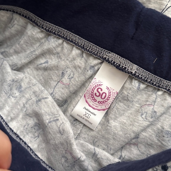 Pajama Set - Picture 2 of 3